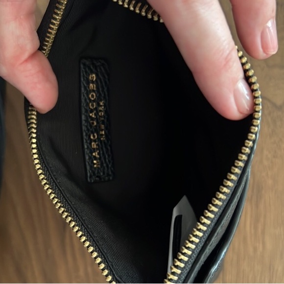 Marc Jacobs Black Wrislet Clutch Cute Casual Wear Zipper Fell Off Retailed $130+ - Picture 4 of 8